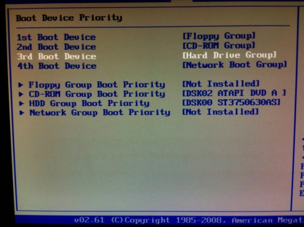 Quick boot в биосе. Boot device priority в биосе. Boot priority hard Drive. Флоппи дисковод в биосе. Floppy Boot в биосе что это
